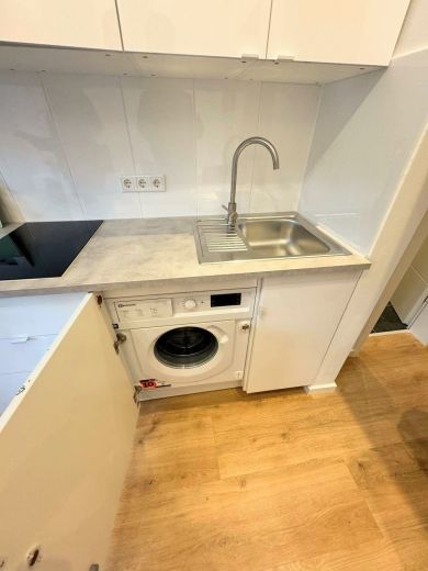 F&uuml;rstenwall: komplett saniertes 2-Zimmer-Apartment