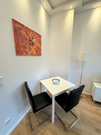 F&uuml;rstenwall: komplett saniertes 2-Zimmer-Apartment