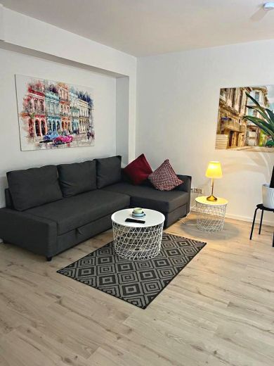 2  Zimmer-Wohnung frisch renoviert und m&ouml;bliert