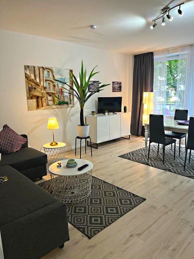 2  Zimmer-Wohnung frisch renoviert und m&ouml;bliert