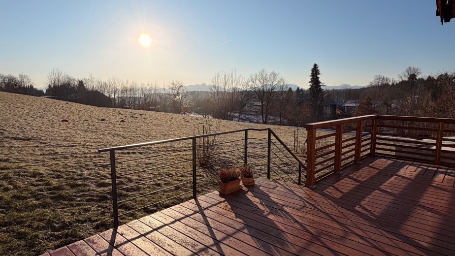 Exklusives, m&ouml;bliertes Einfamilienhaus mit Pool & Bergblick