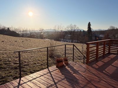 Exklusives, m&ouml;bliertes Einfamilienhaus mit Pool & Bergblick