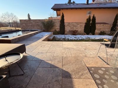 Exklusives, m&ouml;bliertes Einfamilienhaus mit Pool & Bergblick