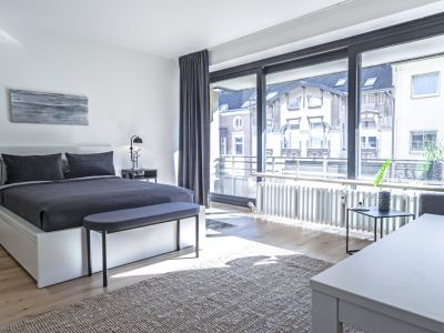***Moderne Designer-Wohnung mit Balkon am Medienhafen***
