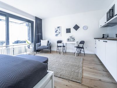 ***Moderne Designer-Wohnung mit Balkon am Medienhafen***