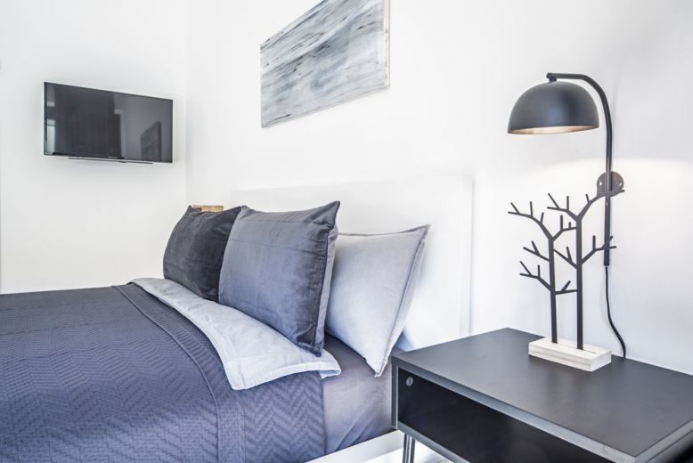 ***Moderne Designer-Wohnung mit Balkon am Medienhafen***