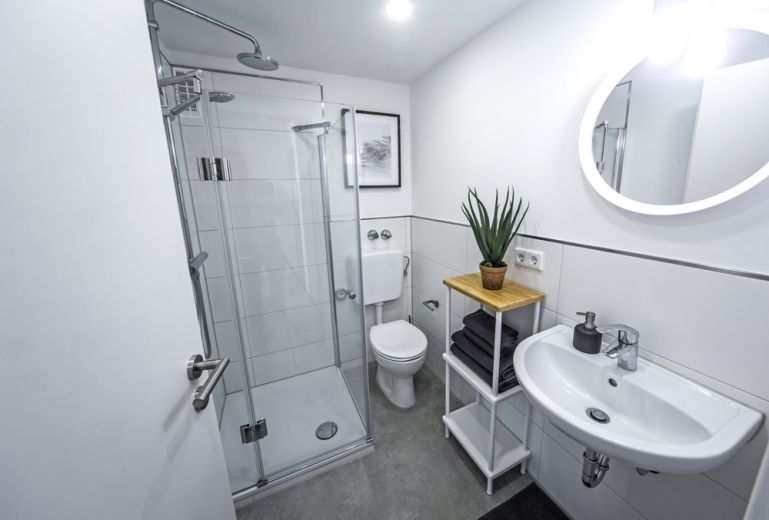 ***Moderne Designer-Wohnung mit Balkon am Medienhafen***