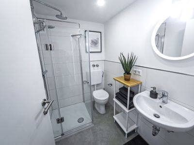 ***Moderne Designer-Wohnung mit Balkon am Medienhafen***