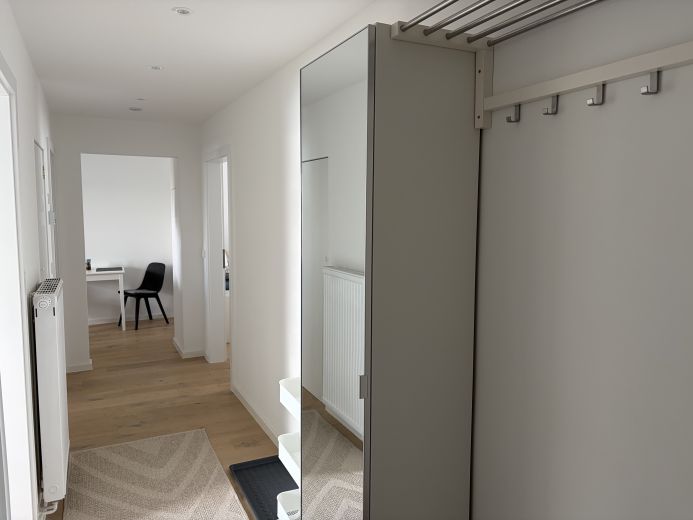 Erstbezug nach Sanierung! *BEFRISTET bis 31.12.2026 *Top m&ouml;bliertes Zimmer-in 2er WG mit Balkon