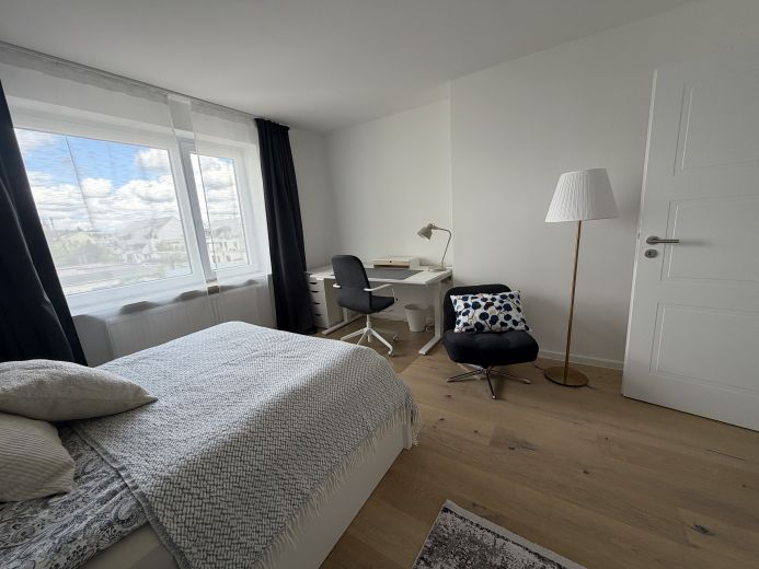 Erstbezug nach Sanierung! *BEFRISTET bis 31.12.2026 *Top m&ouml;bliertes Zimmer-in 2er WG mit Balkon