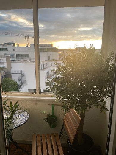 Erstbezug nach Sanierung! *BEFRISTET bis 31.12.2026 *Top m&ouml;bliertes Zimmer-in 2er WG mit Balkon