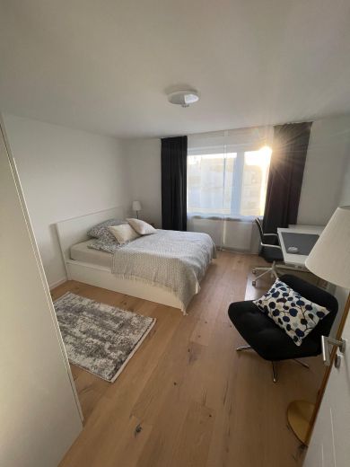 Erstbezug nach Sanierung! *BEFRISTET bis 31.12.2026 *Top m&ouml;bliertes Zimmer-in 2er WG mit Balkon