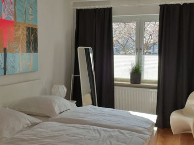 *****Gro&szlig;e Wohnung im sch&ouml;nen Stadtteil Pempelfort*****