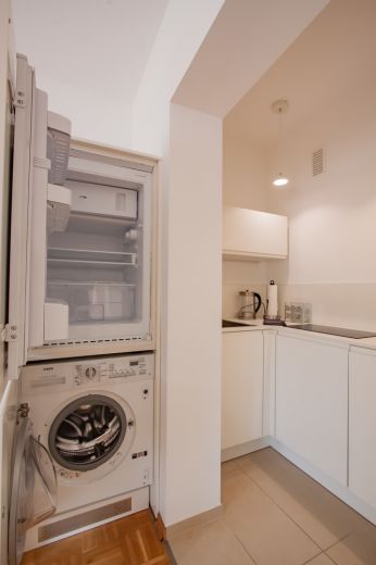 *****HOCHWERTIG M&Ouml;BLIERTES APARTMENT im Szeneviertel Pempelfort*****