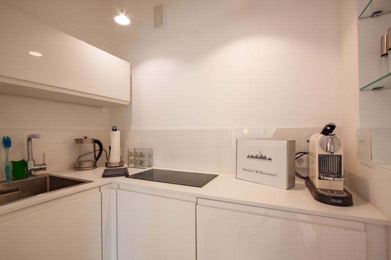 *****HOCHWERTIG M&Ouml;BLIERTES APARTMENT im Szeneviertel Pempelfort*****