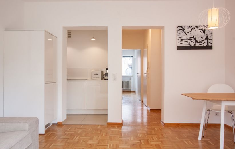 *****HOCHWERTIG M&Ouml;BLIERTES APARTMENT im Szeneviertel Pempelfort*****