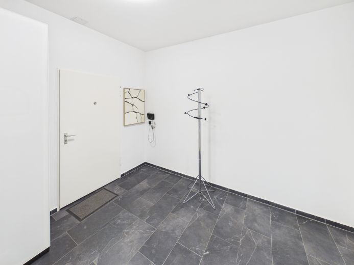 Renoviert | voll ausgestattet  | Gesicherter Stellplatz | Grunewald | Balkon