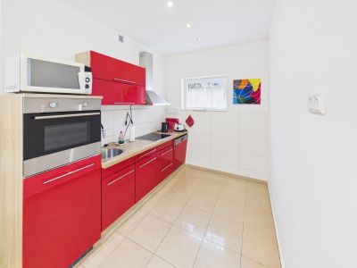 Renoviert | voll ausgestattet  | Gesicherter Stellplatz | Grunewald | Balkon