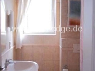 INTERLODGE  K&ouml;ln: Modern m&ouml;blierte 2-Zimmer-Wohnung mit Balkon im belgischen Viertel