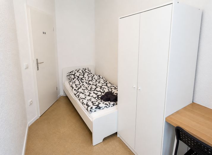 Zimmer 1 in 8er WG, Arndtstra&szlig;e 51 WE4