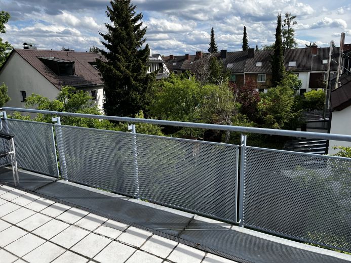 Sch&ouml;ne 2-Zimmer Dach-Terrasse Wohnung