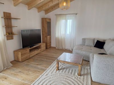 M&ouml;blierte 2-Zimmer-Wohnung mit Balkon in Kolbermoor