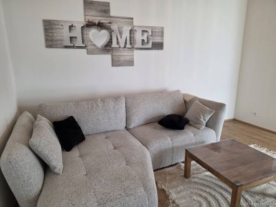 M&ouml;blierte 2-Zimmer-Wohnung mit Balkon in Kolbermoor