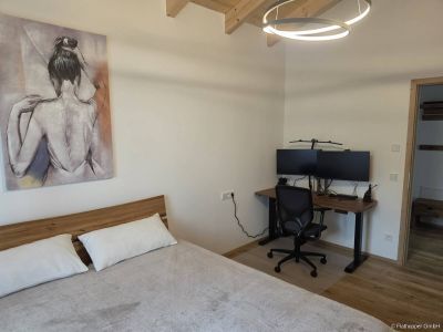 M&ouml;blierte 2-Zimmer-Wohnung mit Balkon in Kolbermoor