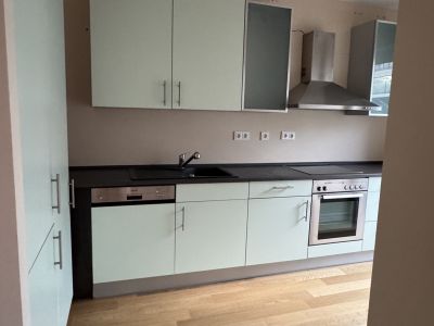 Vollm&ouml;blierte 3 Zi Wohnung in top Lage zur Untermiete