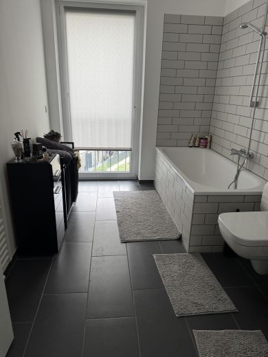 Vollm&ouml;blierte 3 Zi Wohnung in top Lage zur Untermiete