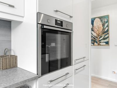 STADTJUWEL: Schicke vollm&ouml;bilierte 2-Zimmerwohnung in der Karlsruhe S&uuml;dstadt mit Balkon