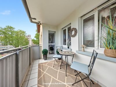 STADTJUWEL: Schicke vollm&ouml;bilierte 2-Zimmerwohnung in der Karlsruhe S&uuml;dstadt mit Balkon