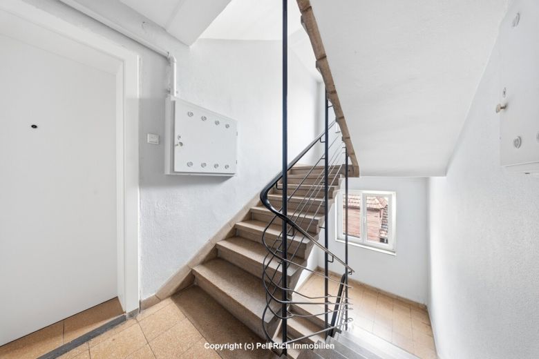 STADTJUWEL: Schicke vollm&ouml;bilierte 2-Zimmerwohnung in der Karlsruhe S&uuml;dstadt mit Balkon
