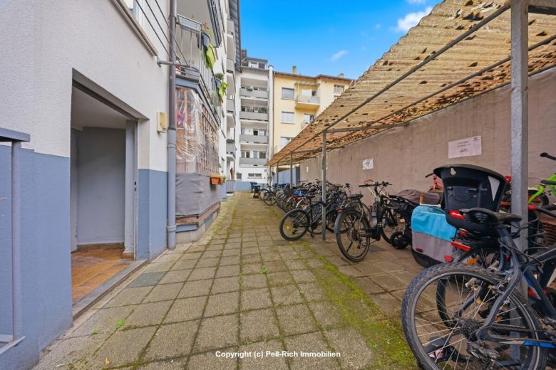 STADTJUWEL: Schicke vollm&ouml;bilierte 2-Zimmerwohnung in der Karlsruhe S&uuml;dstadt mit Balkon