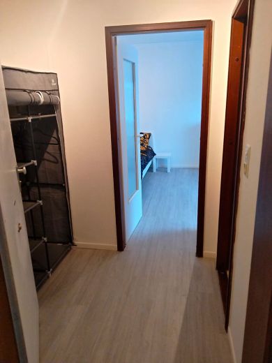 Charmante, kleine Wohnung mit Einbauk&uuml;che in idyllischem Ferienpark. Als Ferienwohnung oder Studentenwohnung geeignet.