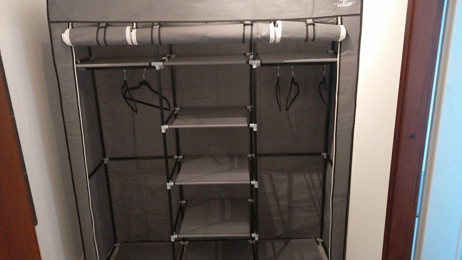 Charmante, kleine Wohnung mit Einbauk&uuml;che in idyllischem Ferienpark. Als Ferienwohnung oder Studentenwohnung geeignet.