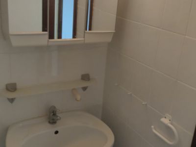 Charmante, kleine Wohnung mit Einbauk&uuml;che in idyllischem Ferienpark. Als Ferienwohnung oder Studentenwohnung geeignet.