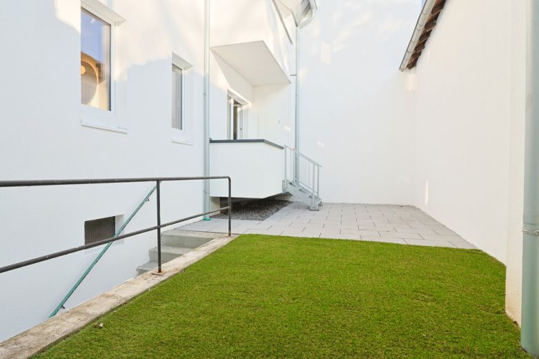 *****Stilvoll m&ouml;blierte 2-Zimmer-Wohnung im Hochparterre mit Balkon & Garten *****