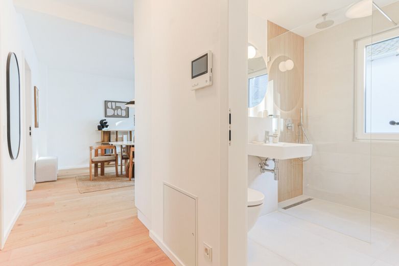 *****Stilvoll m&ouml;blierte 2-Zimmer-Wohnung im Hochparterre mit Balkon & Garten *****