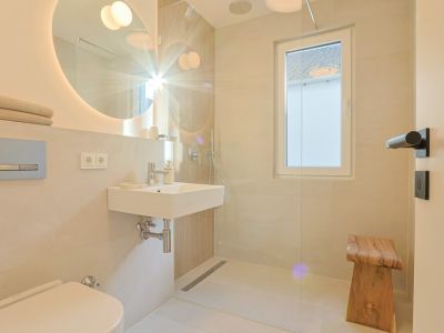 *****Stilvoll m&ouml;blierte 2-Zimmer-Wohnung im Hochparterre mit Balkon & Garten *****