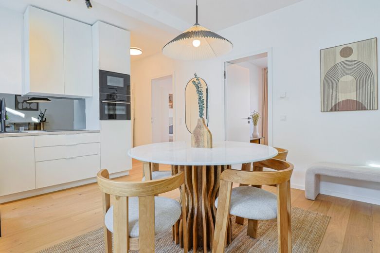 *****Stilvoll m&ouml;blierte 2-Zimmer-Wohnung im Hochparterre mit Balkon & Garten *****