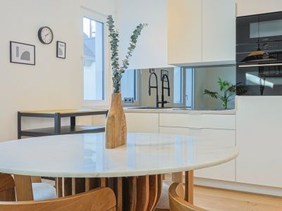 *****Stilvoll m&ouml;blierte 2-Zimmer-Wohnung im Hochparterre mit Balkon & Garten *****