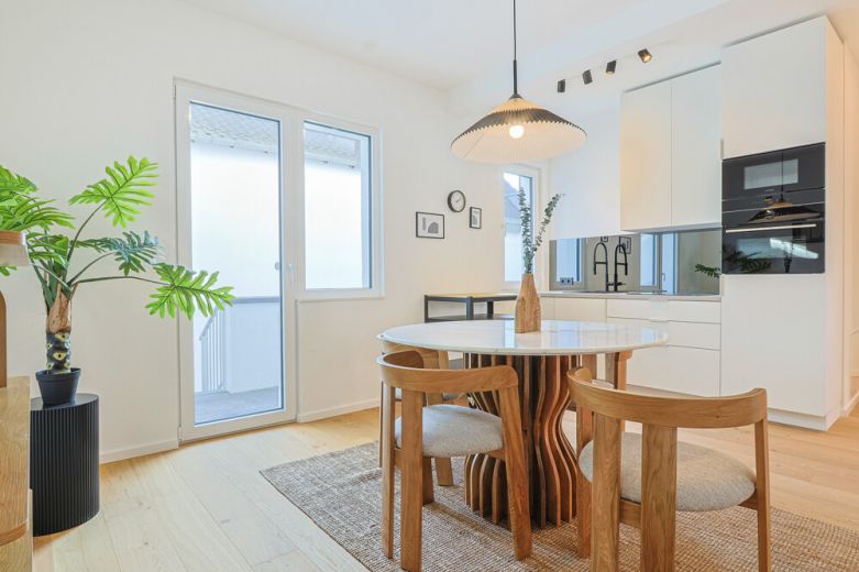 *****Stilvoll m&ouml;blierte 2-Zimmer-Wohnung im Hochparterre mit Balkon & Garten *****