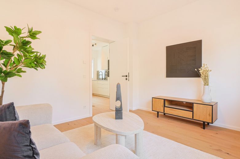 *****Stilvoll m&ouml;blierte 2-Zimmer-Wohnung im Hochparterre mit Balkon & Garten *****