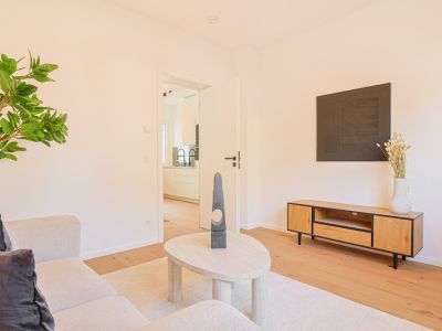 *****Stilvoll m&ouml;blierte 2-Zimmer-Wohnung im Hochparterre mit Balkon & Garten *****