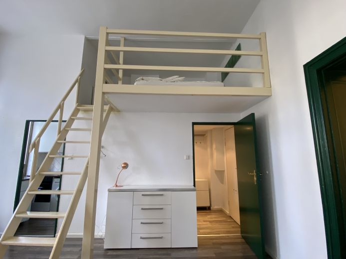 Helle Altbauwohnung in Kreuzberg &ndash; m&ouml;bliert