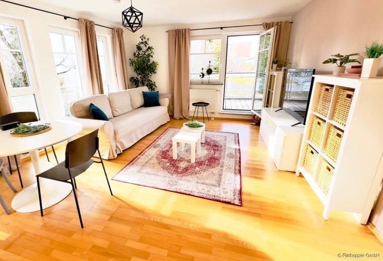 M&ouml;blierte 2-Zimmer-Wohnung mit 2 Balkone in Bad Aibling