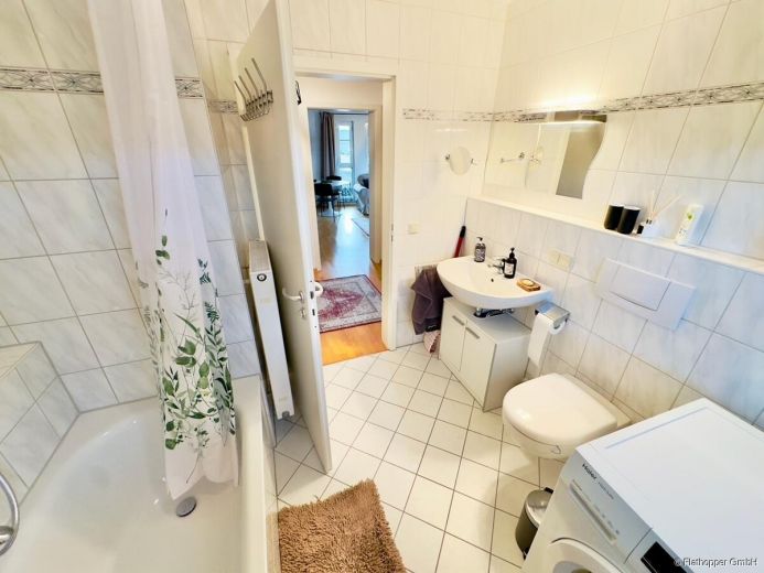 M&ouml;blierte 2-Zimmer-Wohnung mit 2 Balkone in Bad Aibling