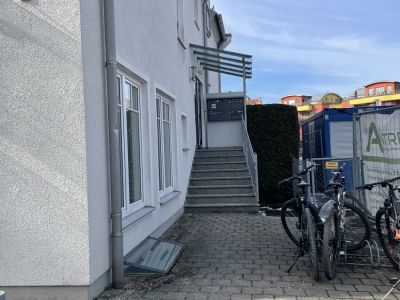 M&ouml;blierte 2-Zimmer-Wohnung mit 2 Balkone in Bad Aibling
