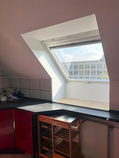 Helle 4,5 Zimmer-Penthaus-Wohnung miit Sonnenbalkon in Oberkassel/L&ouml;rick